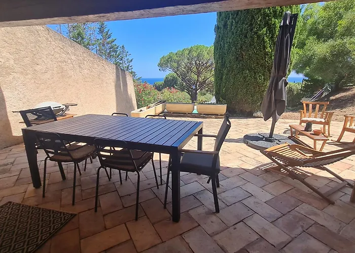 Spacieuse Avec Piscine Privée à - Fr-1-780-12 * Sainte-Maxime