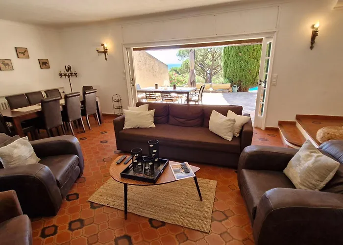 Villa Spacieuse Avec Piscine Privée à - Fr-1-780-12 *